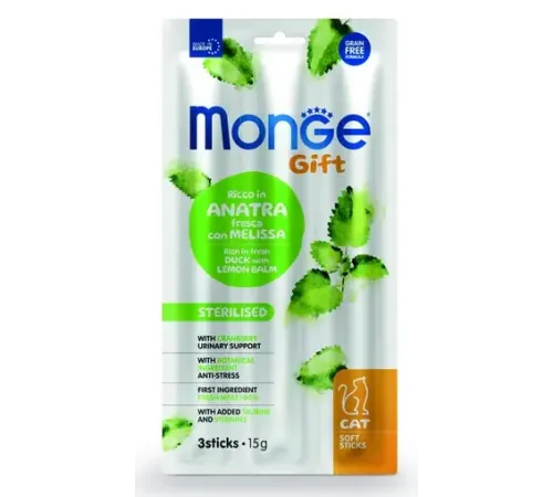 Monge Gift Sterilised Мягкие палочки со свежей уткой, мелиссой лекарственной и клюквой, 15 г